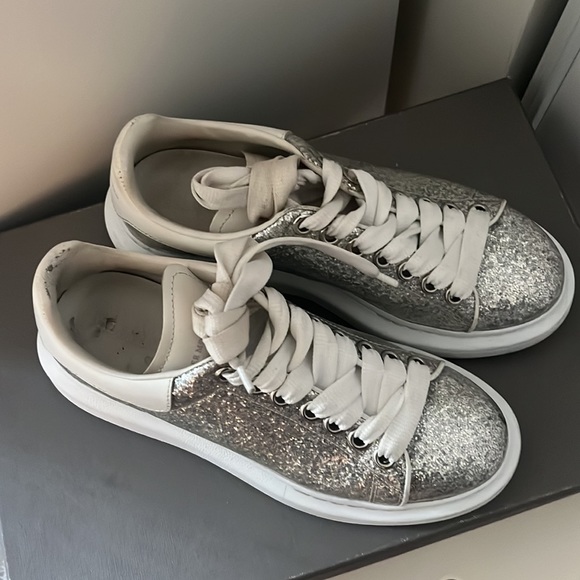 Alexander McQueen Sneakers - Picture 5 of 7
